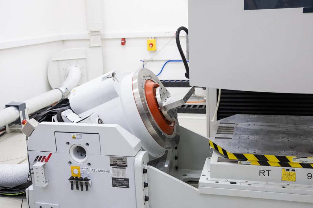 Vibration tests of military equipment