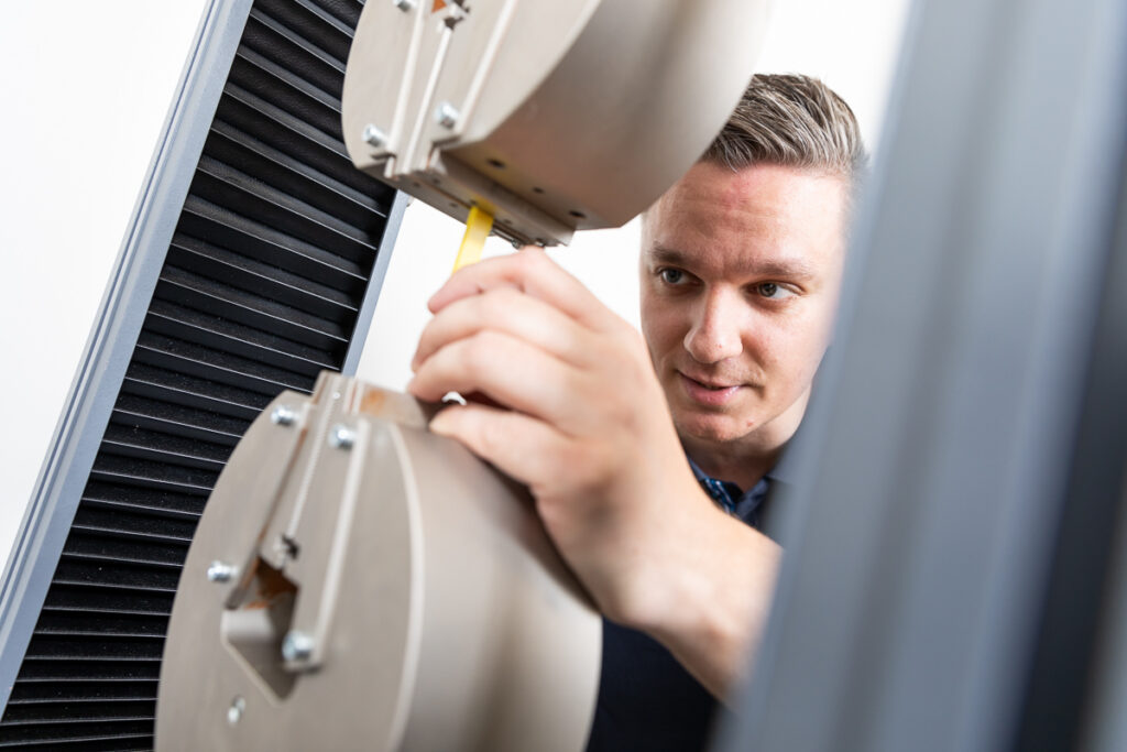 Material strength testing​