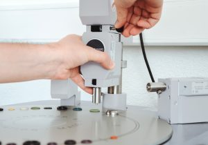 Měření tvrdosti měkkých materiálů Bareiss
