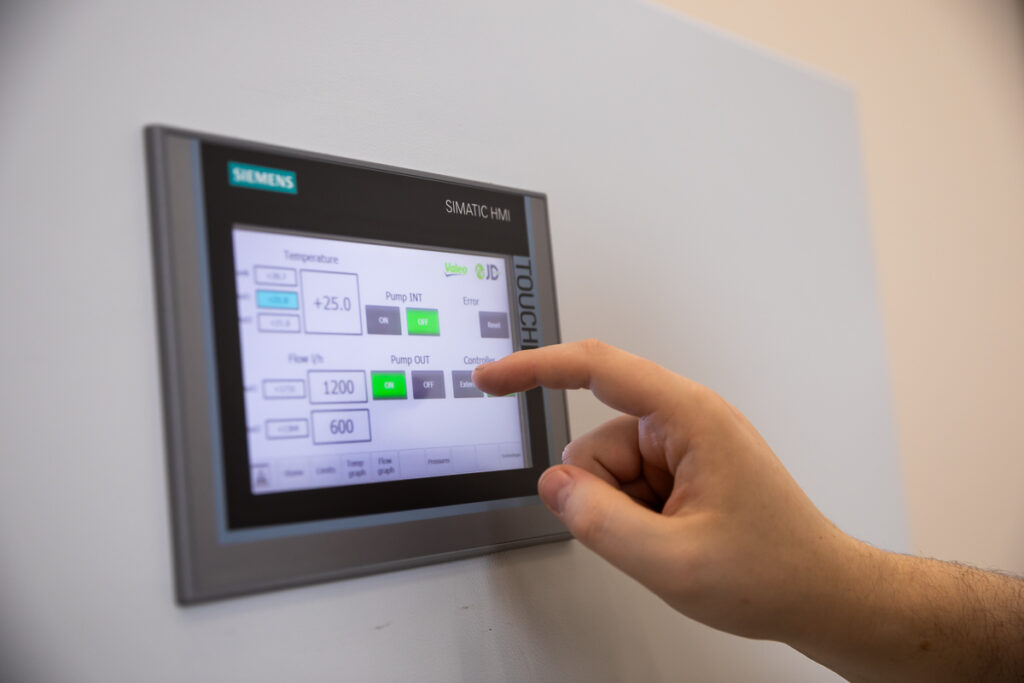 Přesné řízení podmínek v testovacím okruhu